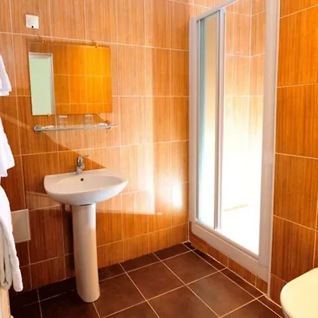 Le Victor Hugo 2* Montrouge