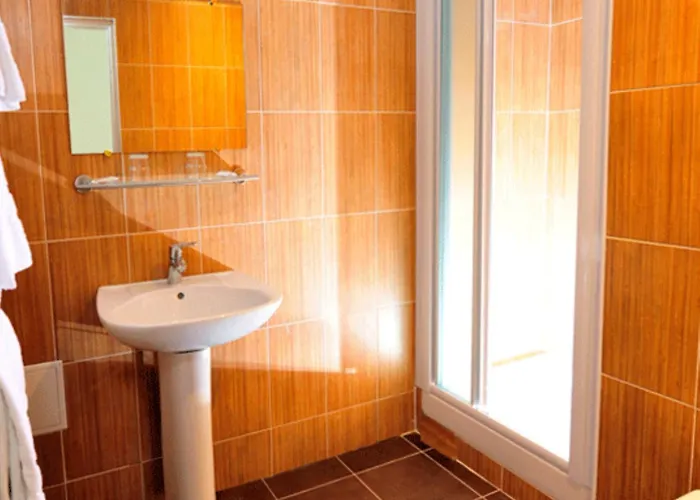 Le Victor Hugo 2* Montrouge